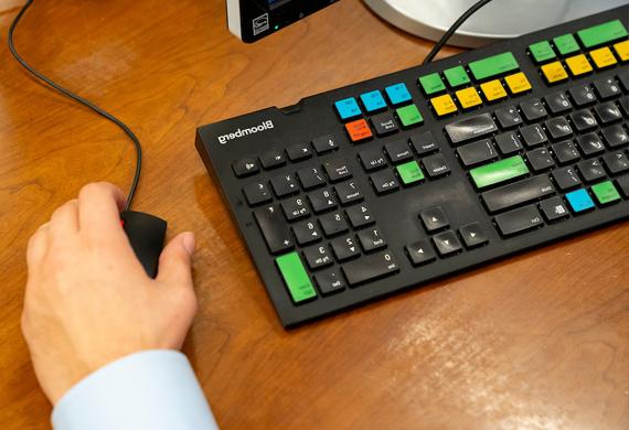 Image of Bloomberg Terminal keyboard and mouse.